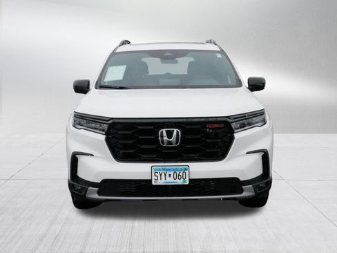 Certified 2025 Honda Pilot TrailSport image 2