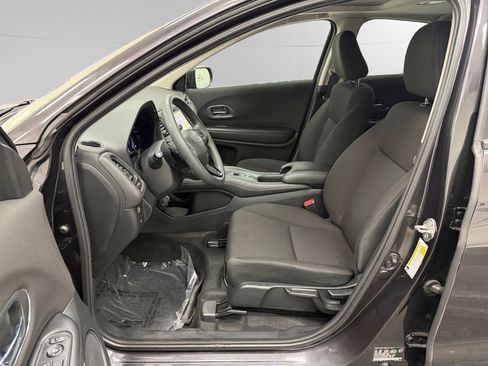 Used 2017 Honda HR-V EX image 9