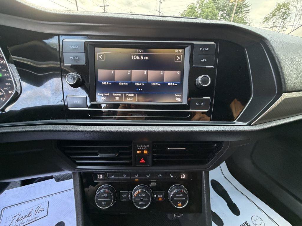 Used 2019 Volkswagen Jetta SE FWD image 22