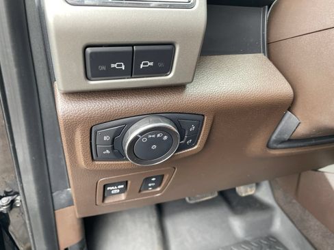 Used 2018 Ford F150 King Ranch w/ Equipment Group 601A Luxury AWD/4WD image 20