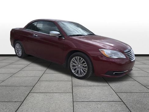 Used 2011 Chrysler 200 Limited FWD image 3