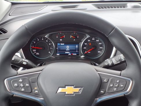 Used 2024 Chevrolet Equinox LT AWD/4WD image 16