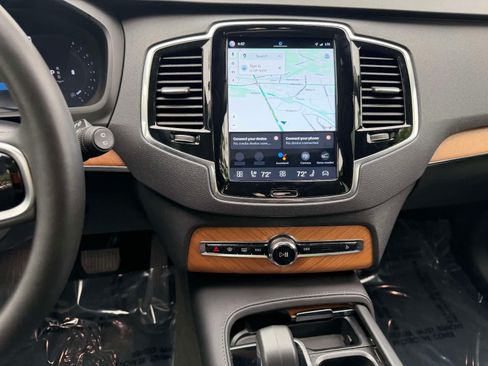 Used 2025 Volvo XC90 B6 Plus AWD/4WD image 19