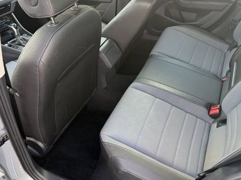 Used 2025 Volkswagen Jetta SE FWD image 17