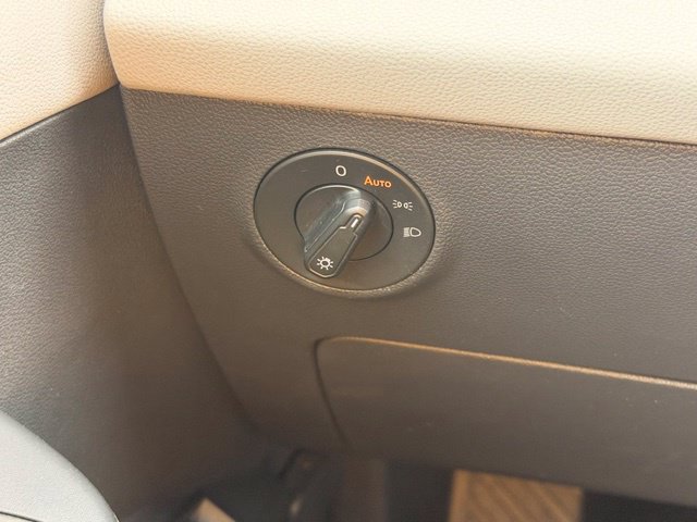 Certified 2023 Volkswagen Taos SE w/ Panoramic Sunroof Package FWD image 21