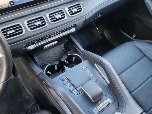 Used 2025 Mercedes-Benz GLS 450 4MATIC image 17
