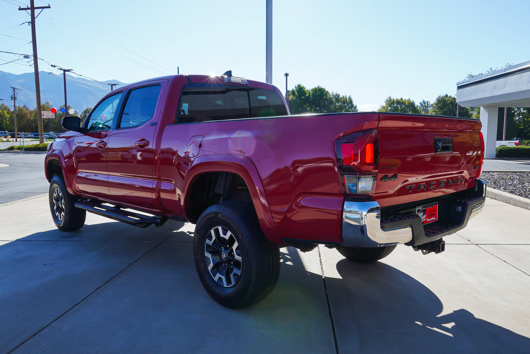 Used 2019 Toyota Tacoma SR5 AWD/4WD image 6