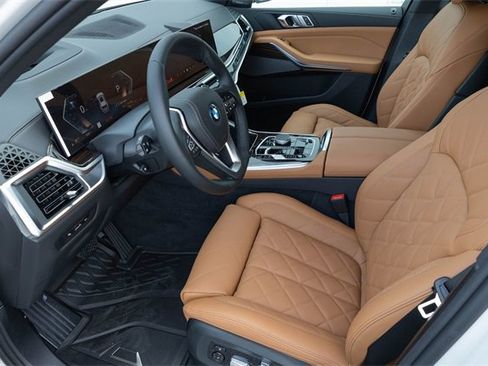 New 2026 BMW X5 xDrive50e w/ Climate Comfort Package image 2