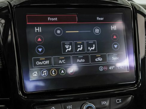 Used 2022 Chevrolet Traverse Premier w/ Redline Edition FWD image 36