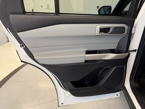 Used 2022 Ford Explorer XLT w/ Equipment Group 202A image 35