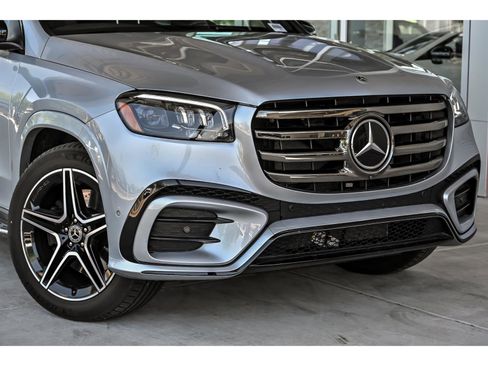 Certified 2025 Mercedes-Benz GLS 450 4MATIC image 2