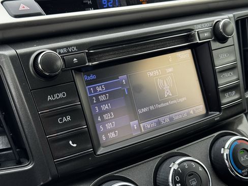 Used 2015 Toyota RAV4 LE image 19