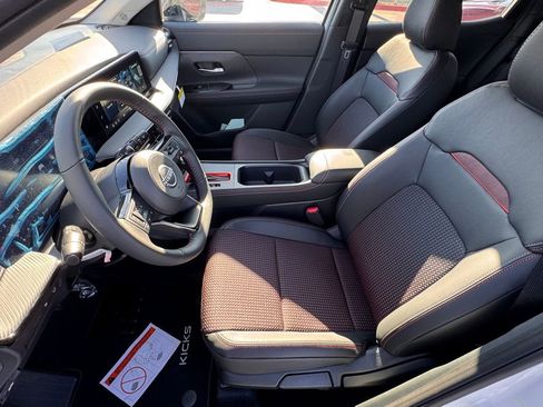 New 2026 Nissan Kicks SR w/ Illumination Package image 9