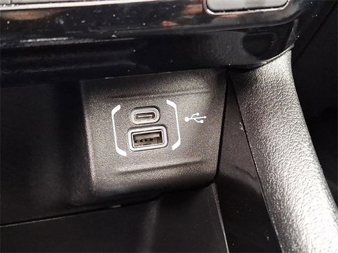 Used 2022 Jeep Compass Limited w/ Sun and Sound Group image 26