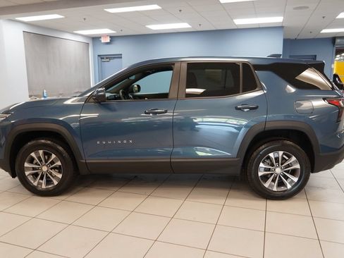 Used 2025 Chevrolet Equinox LT w/ Safety and Technology Package AWD/4WD image 2