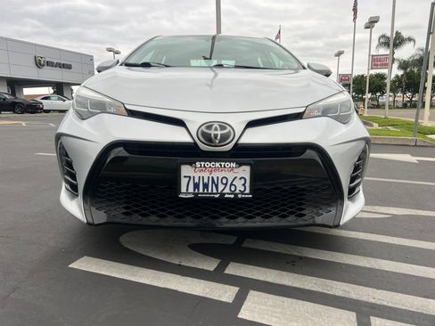 Used 2017 Toyota Corolla SE FWD image 6