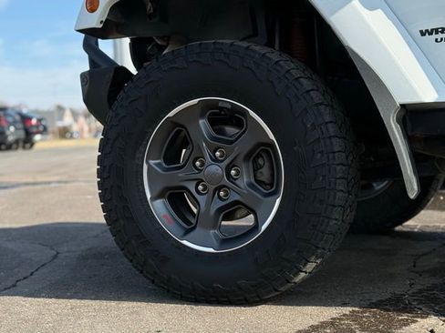 Used 2012 Jeep Wrangler Unlimited Sahara w/ Dual Top Group image 38