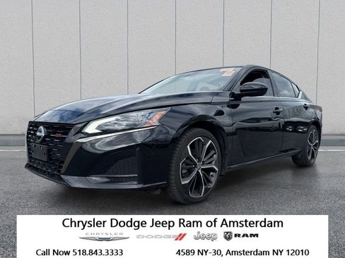 Used 2023 Nissan Altima 2.5 SR w/ SR Premium Package AWD/4WD image 1