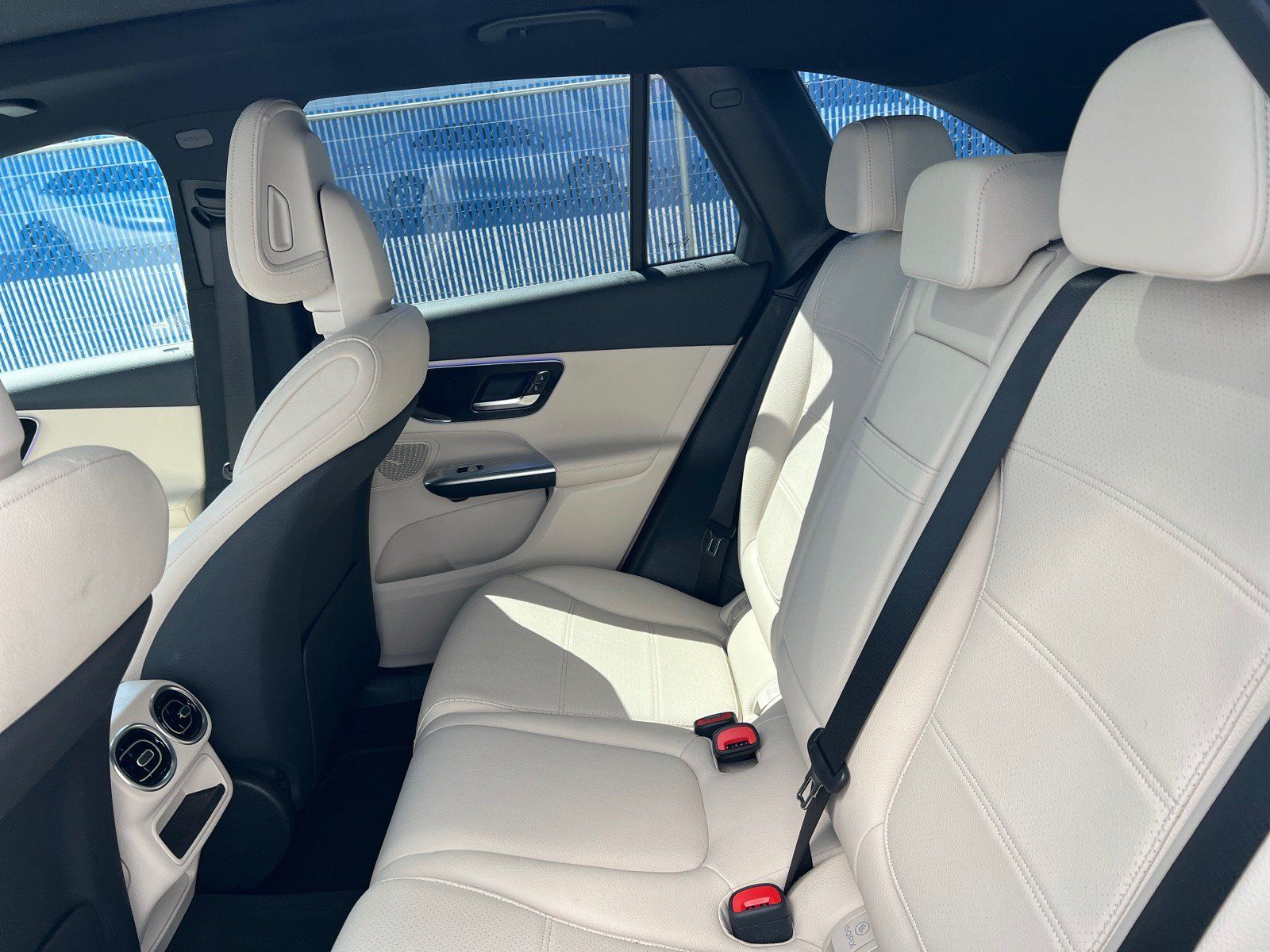 Used 2026 Mercedes-Benz GLC 300 image 18