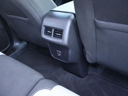 Used 2019 Chevrolet Equinox LT image 15