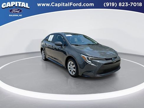 Used 2024 Toyota Corolla LE FWD image 2