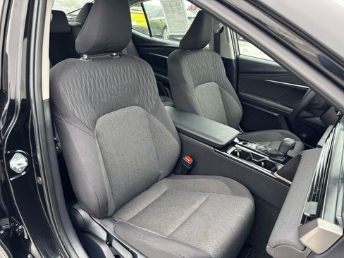 Used 2025 Toyota Camry LE image 34