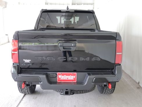 Used 2024 Toyota Tacoma TRD Off-Road w/ TRD Off Road Upgrade Package AWD/4WD image 23