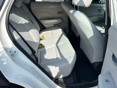 Used 2026 Hyundai Kona SE FWD image 15