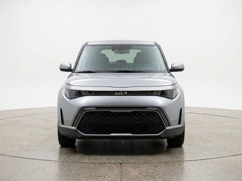 Used 2025 Kia Soul LX w/ LX Technology Package image 2