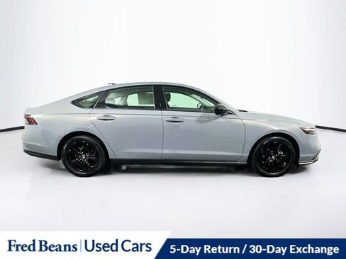Used 2025 Honda Accord SE image 12