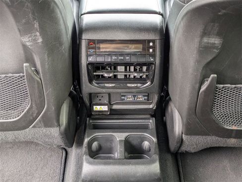 Used 2024 Jeep Grand Cherokee L Limited w/ Luxury Tech Group II image 28