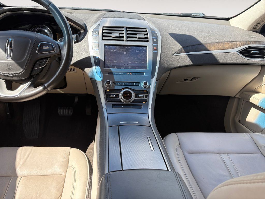 Used 2019 Lincoln MKZ Reserve FWD image 11