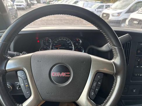 Used 2018 GMC Savana 2500 w/ Enhanced Convenience Package image 32