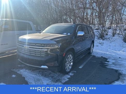 Used 2023 Chevrolet Suburban Premier image 4