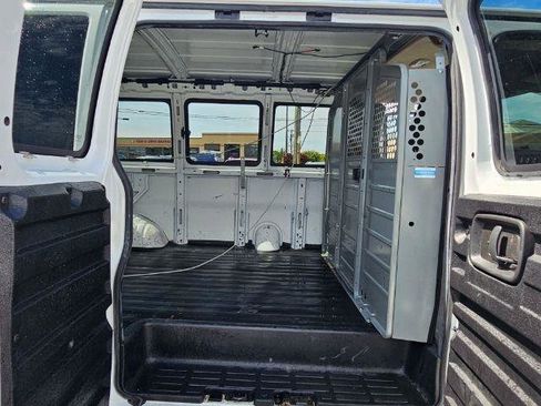 Used 2014 GMC Savana 2500 RWD image 24
