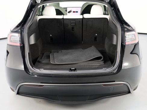 Used 2021 Tesla Model Y Performance image 10