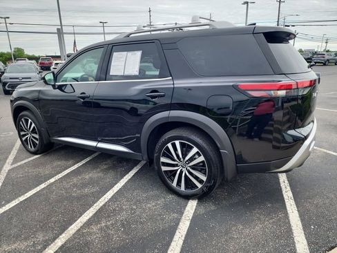 Used 2025 Nissan Pathfinder Platinum w/ Cargo Package FWD image 5