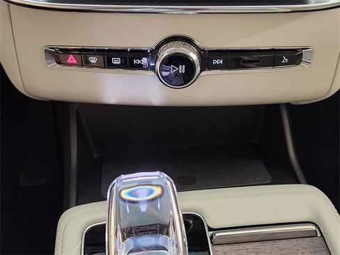 New 2026 Volvo XC90 B6 Ultra image 18