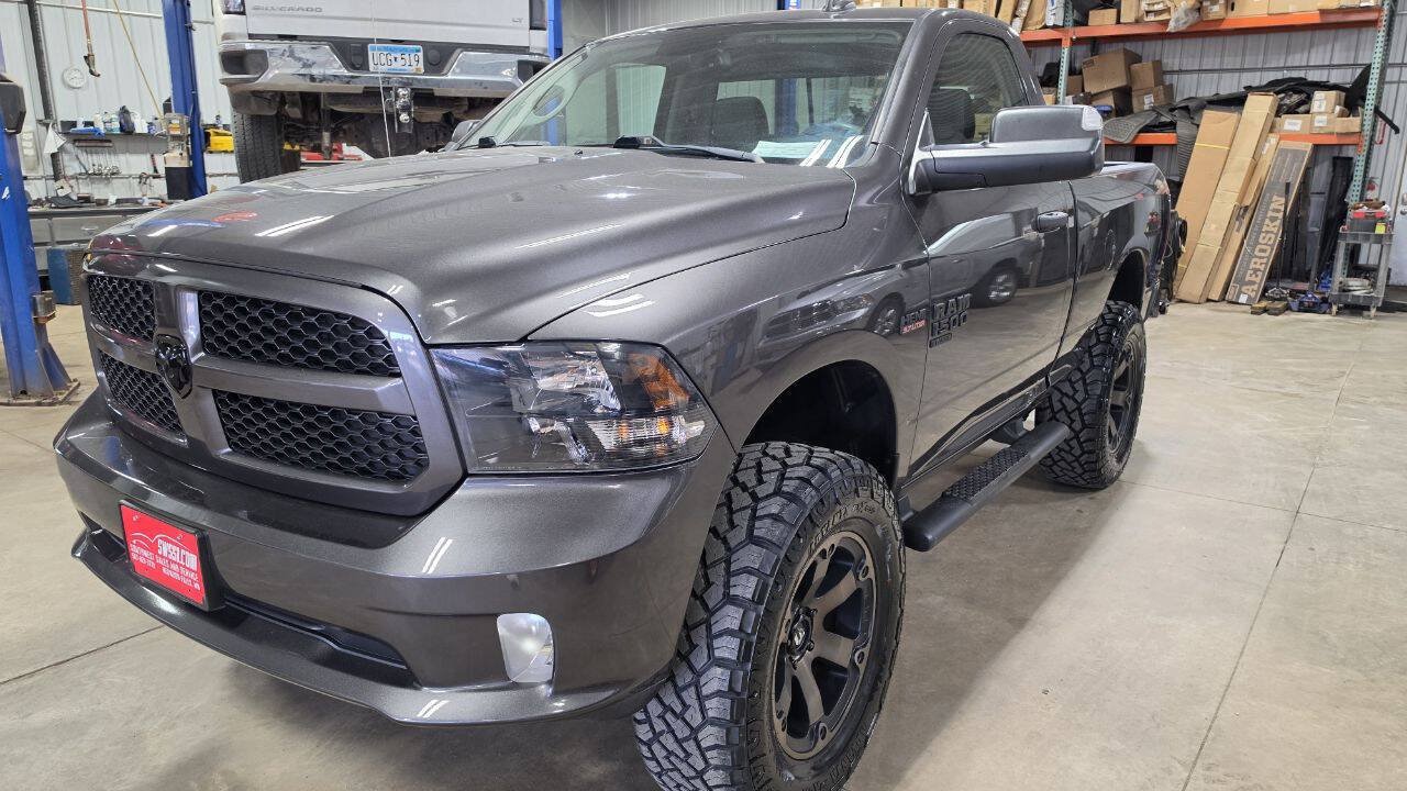 Used 2022 RAM 1500 Express w/ Express Value Package AWD/4WD image 4