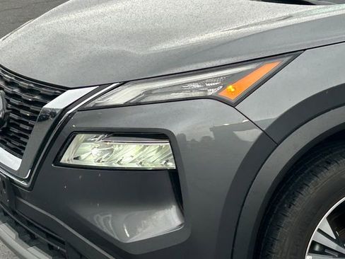 Used 2023 Nissan Rogue SV AWD/4WD image 12