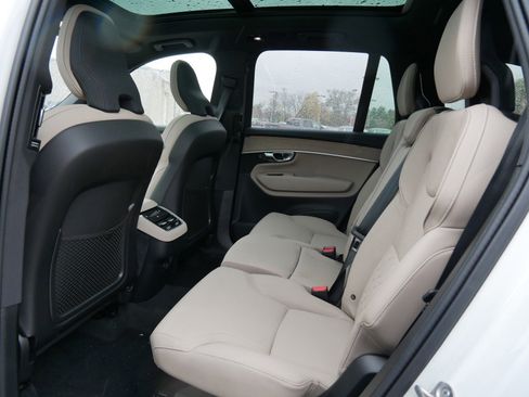 New 2026 Volvo XC90 B6 Plus w/ Protection Package Premier image 6