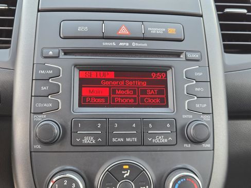 Used 2013 Kia Soul + image 8