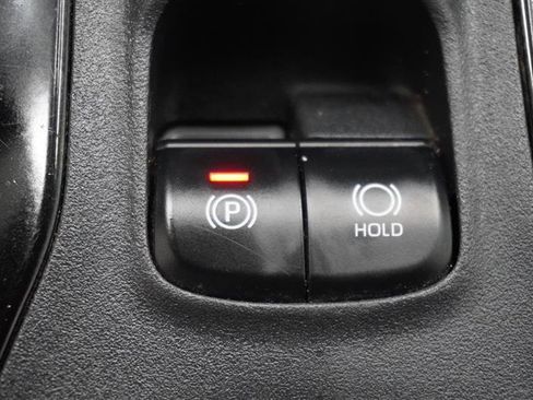 Used 2021 Toyota Corolla LE FWD image 17