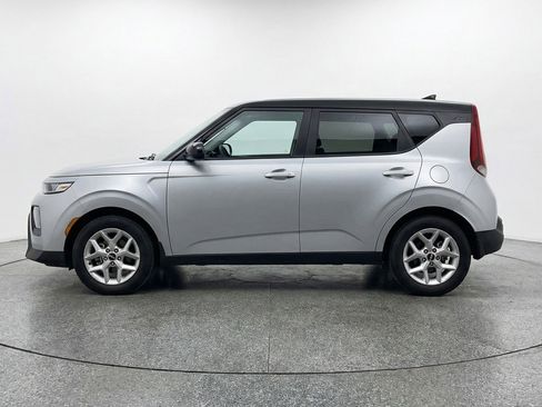 Used 2025 Kia Soul LX w/ LX Technology Package image 5