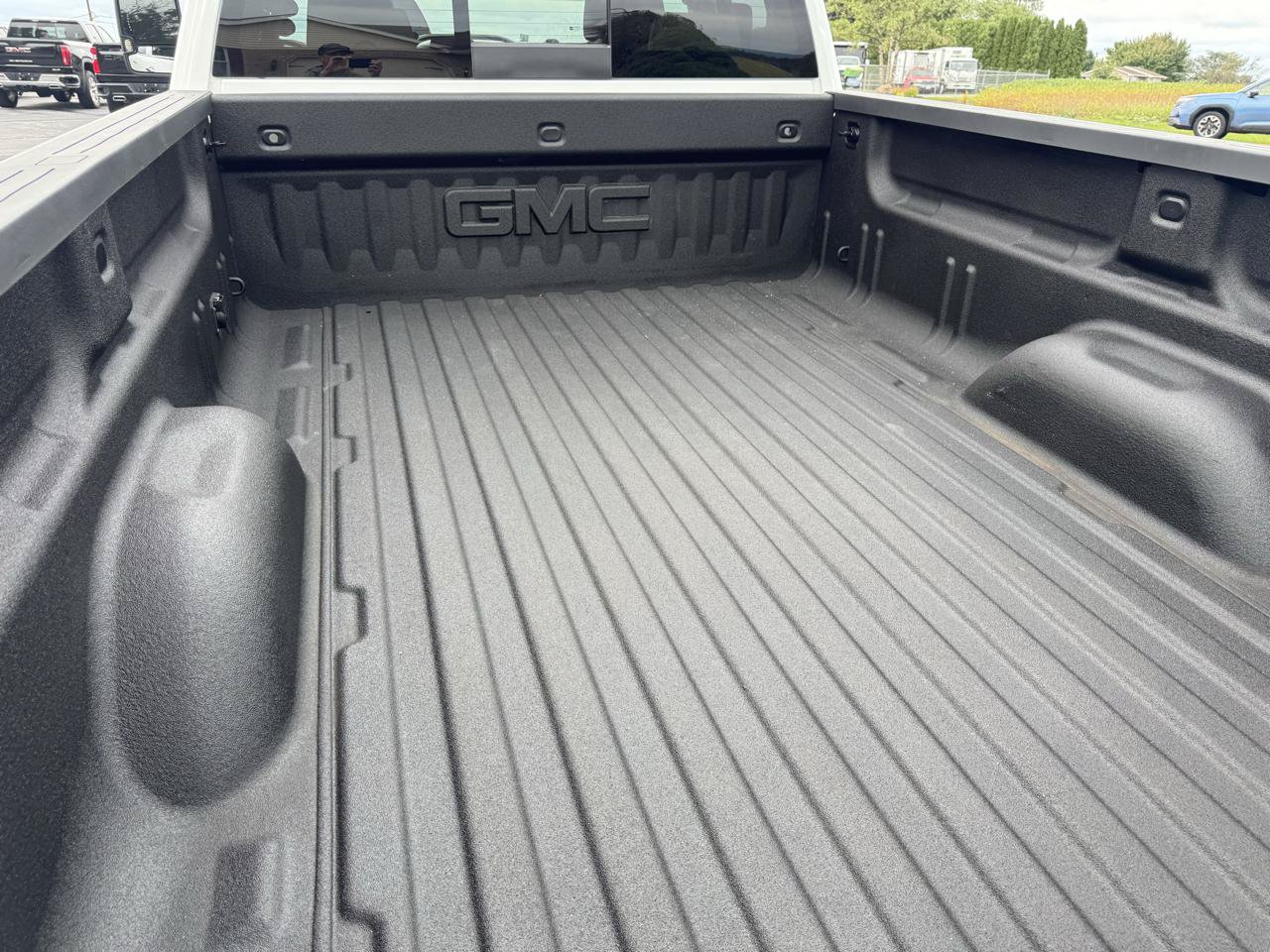 Used 2016 GMC Sierra 3500 SLT w/ Suspension Package, Off-Road AWD/4WD image 28