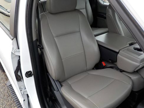 Used 2022 Ford F250 XL w/ Power Equipment Group image 27