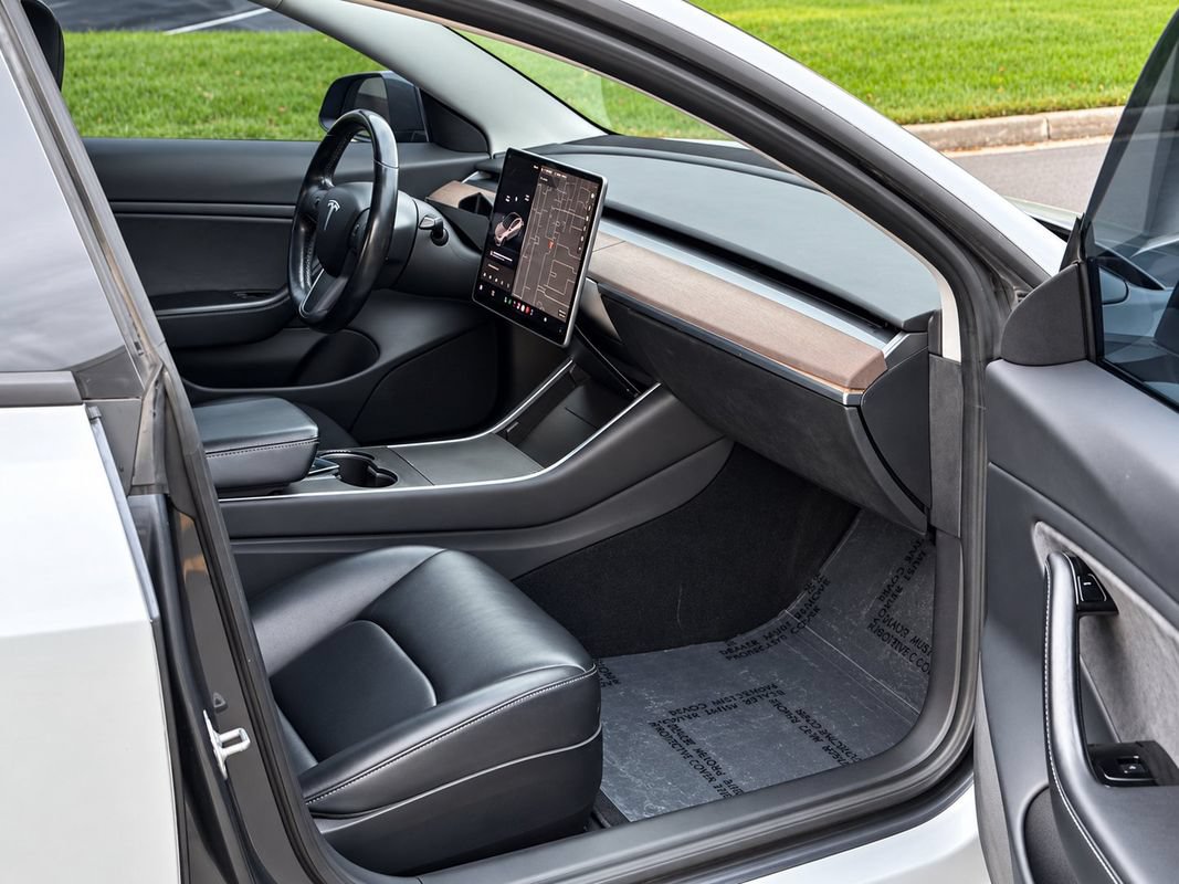 Used 2018 Tesla Model 3 Long Range AWD/4WD image 5