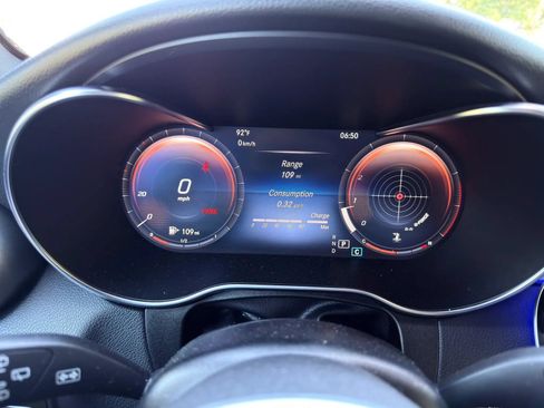 Used 2022 Mercedes-Benz GLC 300 w/ Multimedia Package Lite image 15