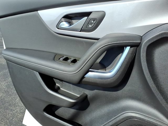 New 2026 Chevrolet Blazer LT w/ Midnight/Sport Edition FWD image 9