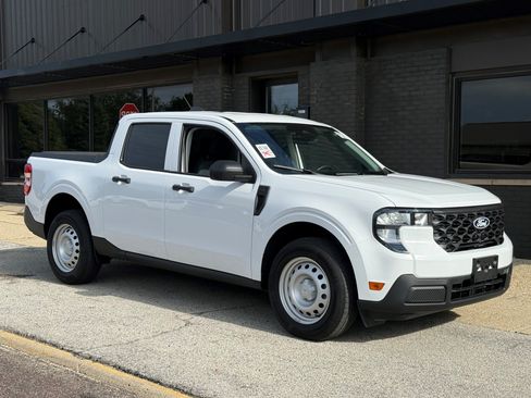 Used 2025 Ford Maverick XL FWD image 3